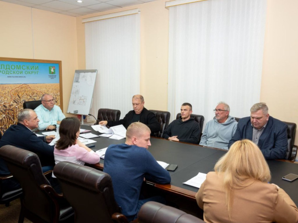 Подрядчика вызвали на «ковер» и обязали срочно исправить недоделки в ремонте ограждения парка «Победа»