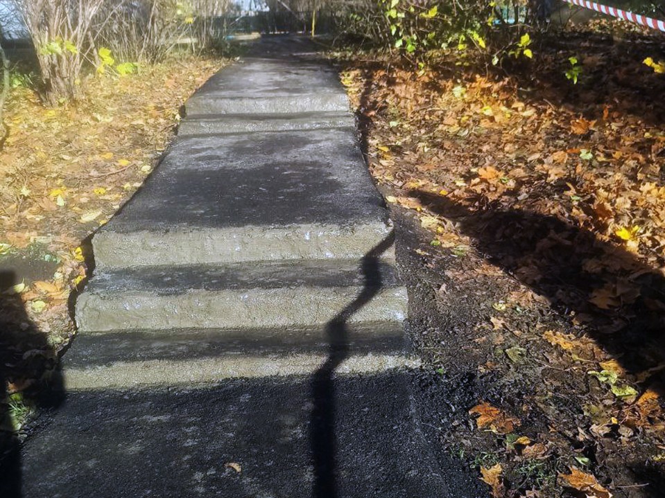 В Одинцове по обращениям жителей обновили пешеходную дорожку у общежития ВШЭ