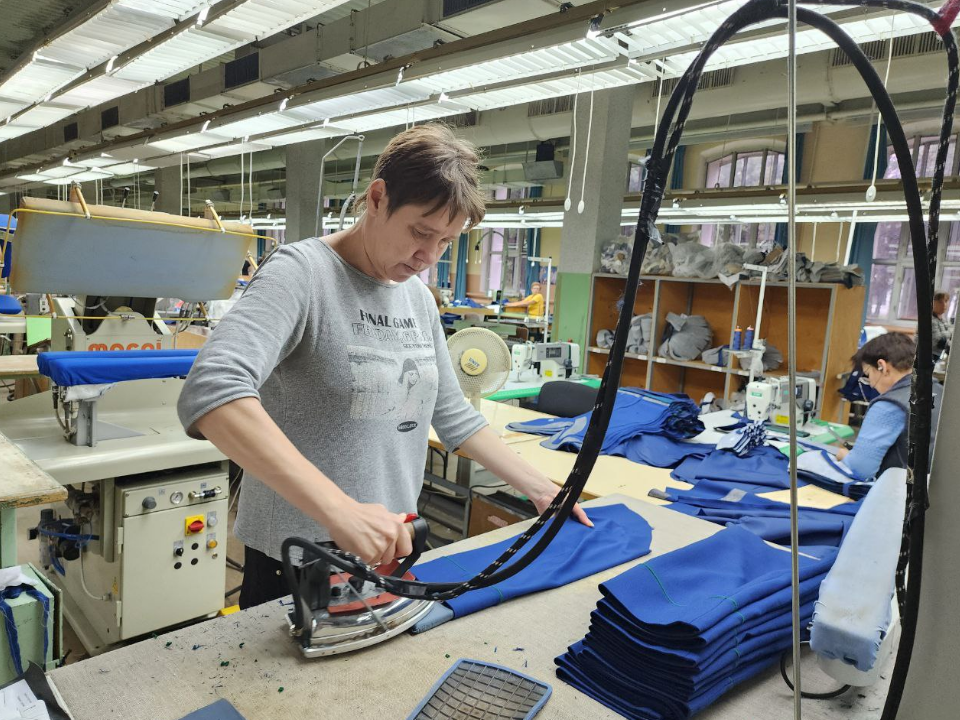 Будущие кутюрье освоили секреты мастерства на швейном предприятии в Можайске