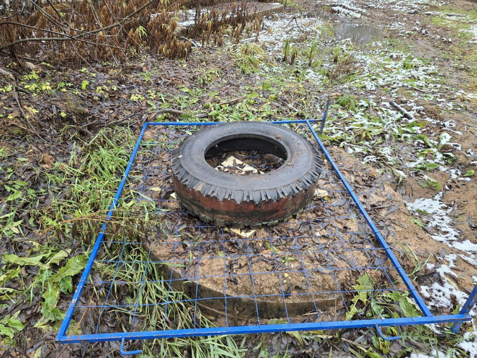 В поселке Строитель люки закроют до конца уходящего года