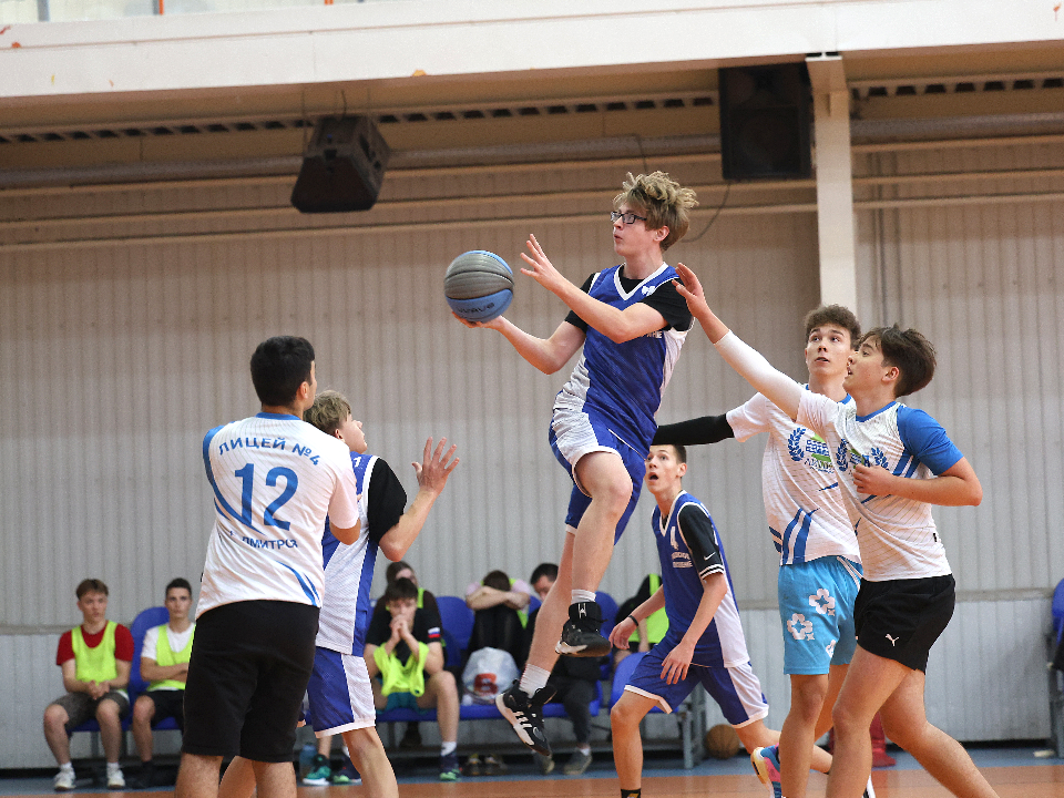 В Дмитрове стали известны результаты первых игр по баскетболу 3х3 Единой школьной лиги