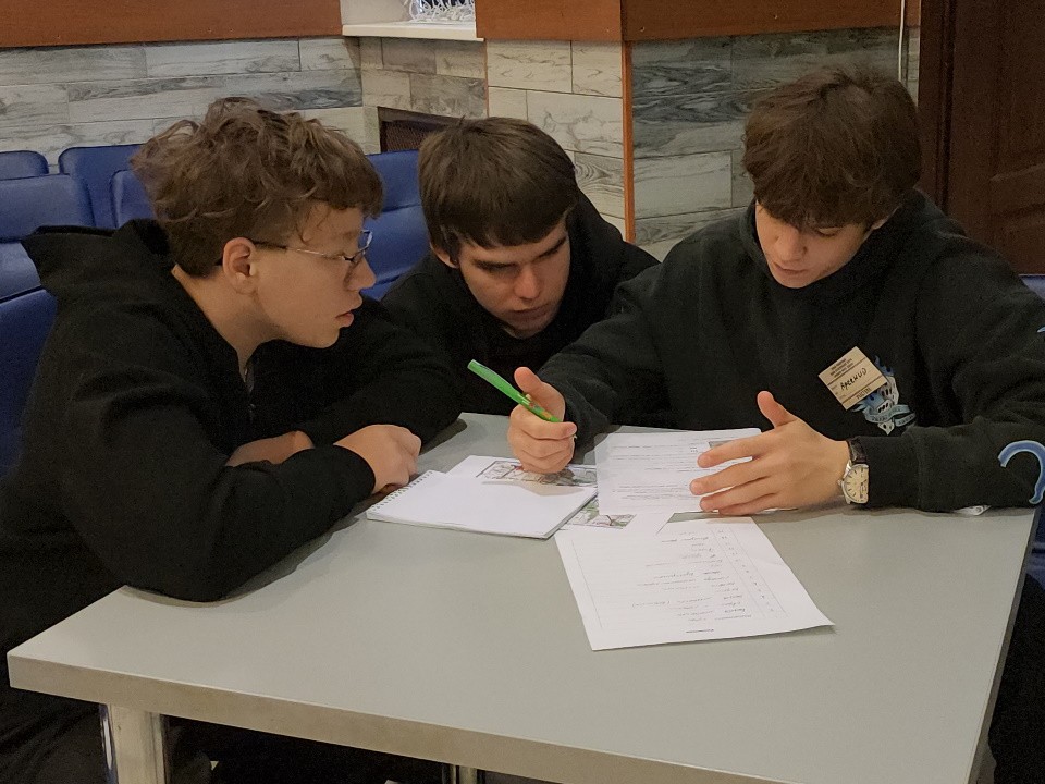 Интеллектуальный вызов: библиотека приглашает на турнир «Умники и умницы»