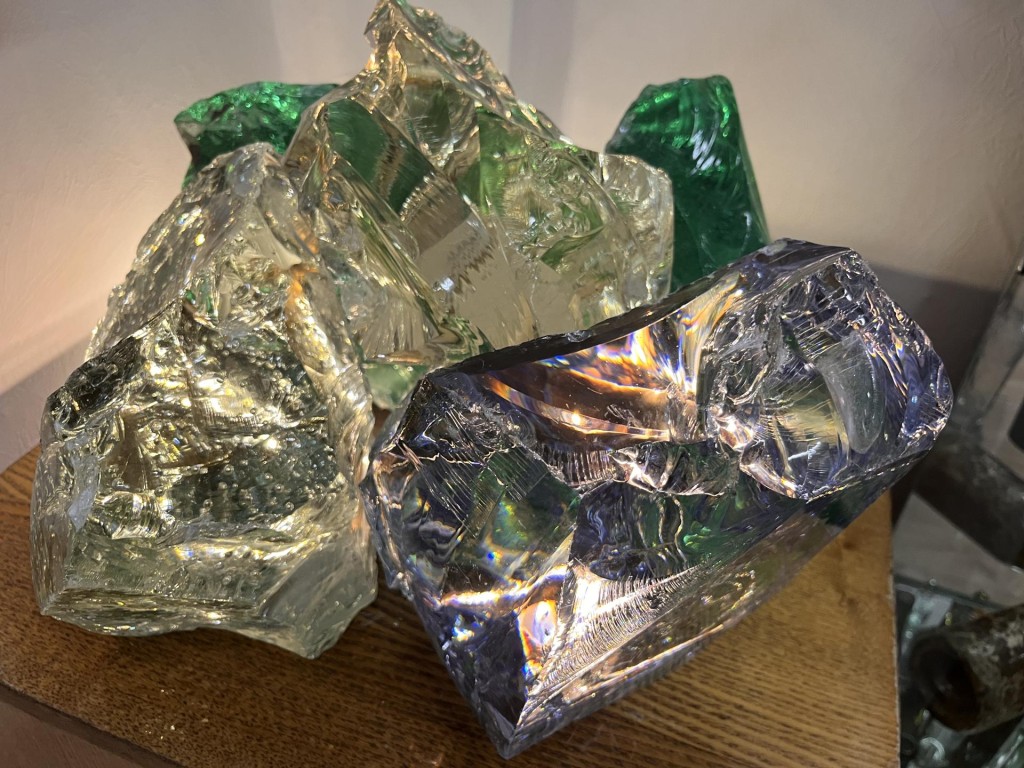 Более 30 лет у раскаленного конвейера: что помнит стекольщица о легендарном Мишеронском заводе