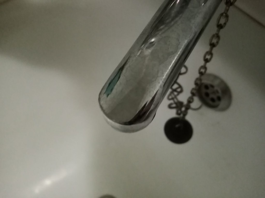 Вернуть горячую воду в пять многоэтажек Дорохова должны к 18:00 понедельника