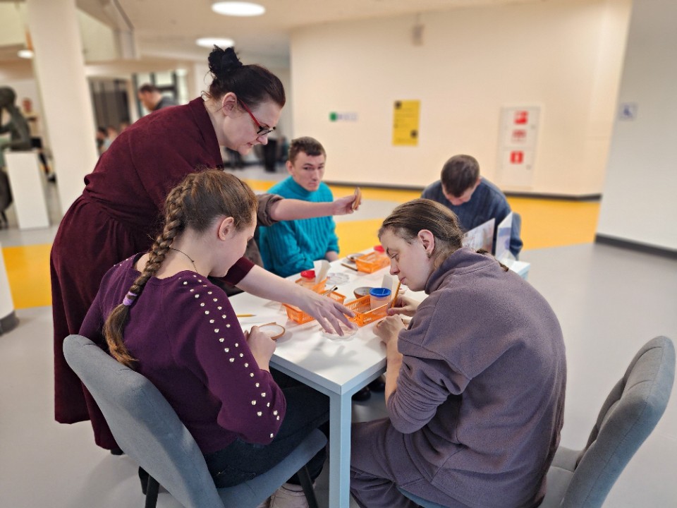 Тактильная выставка и концерт открыли неделю для незрячих в центре Мещерякова