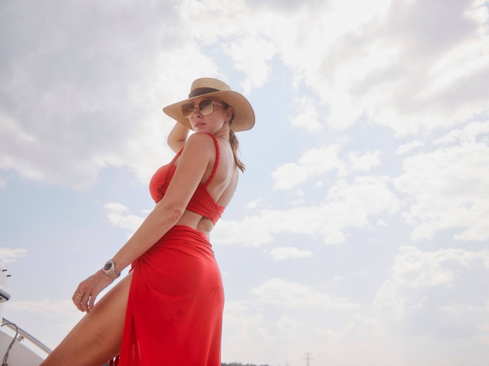 Новая жизнь после 16 лет брака: куда улетела Полина Диброва после развода