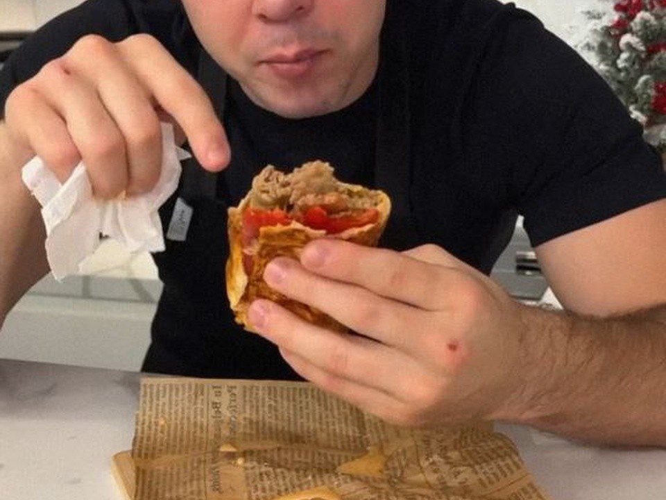 Донер-кебаб с рулетом из фарша: гурман из Бронниц проверил завирусившийся рецепт