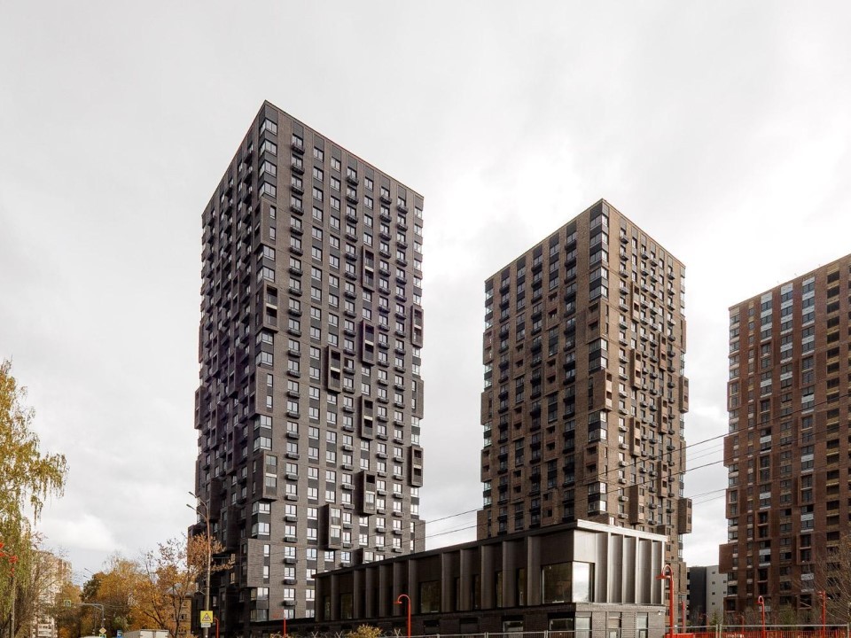 Перловка премиум‑класса с витражными балконами и садами во дворе: в эксплуатацию введены первые башни нового ЖК в Мытищах