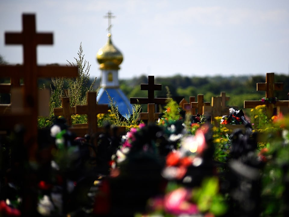 Семейный некрополь купцов Красновых из Павловского Посада сохранился на монастырском кладбище