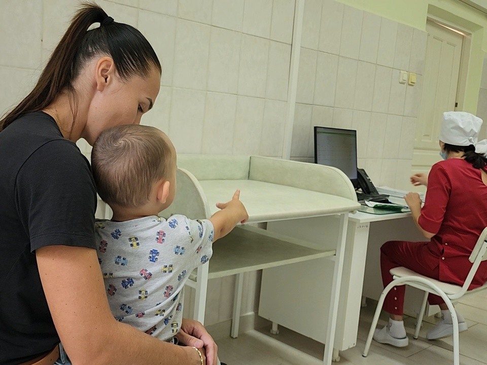 Куда обращаться за медпомощью и как оформить полис ОМС: объясняют в больнице