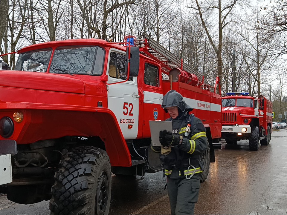 Что делать при обнаружении забытых вещей: школьникам из Каширы рассказали о профессии спасателя