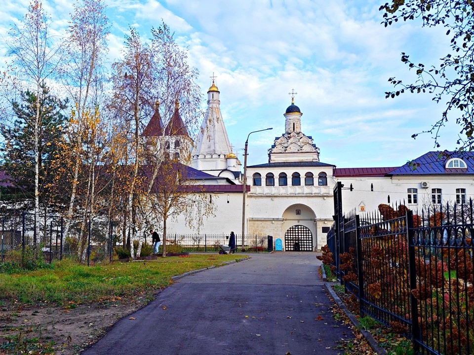 Память бывшего главы Серпуховского округа почтили в Введенском Владычнем монастыре