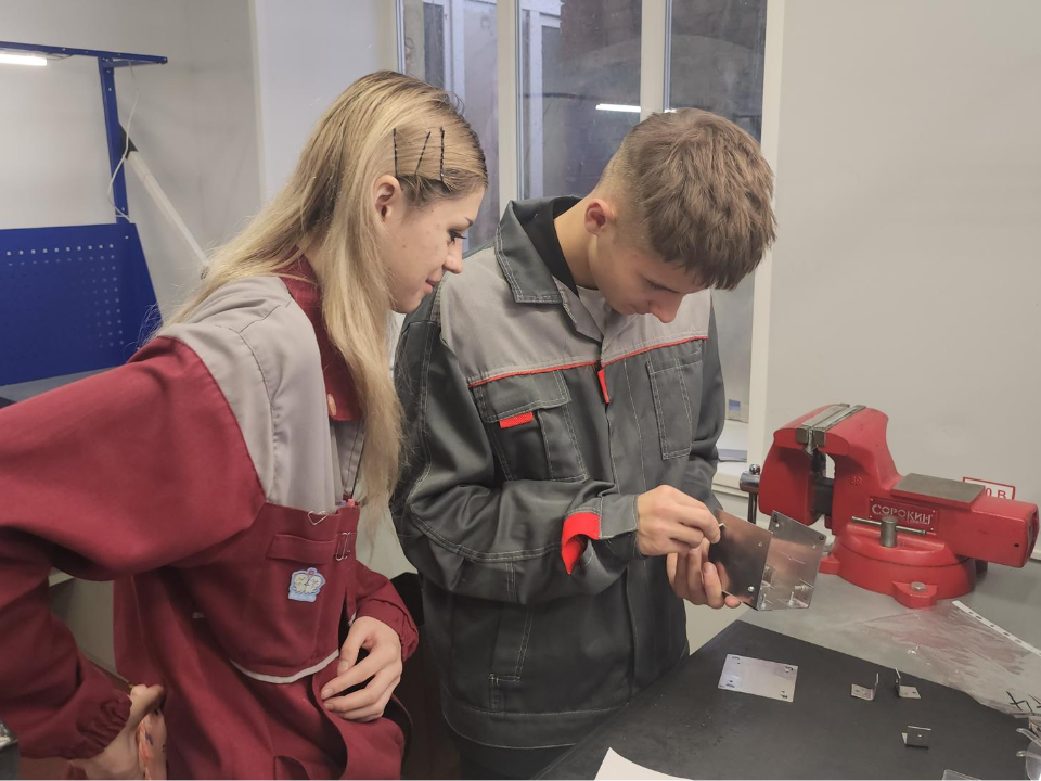 Девятиклассники прошли обучающую практику в Люберецком техникуме им. Гагарина