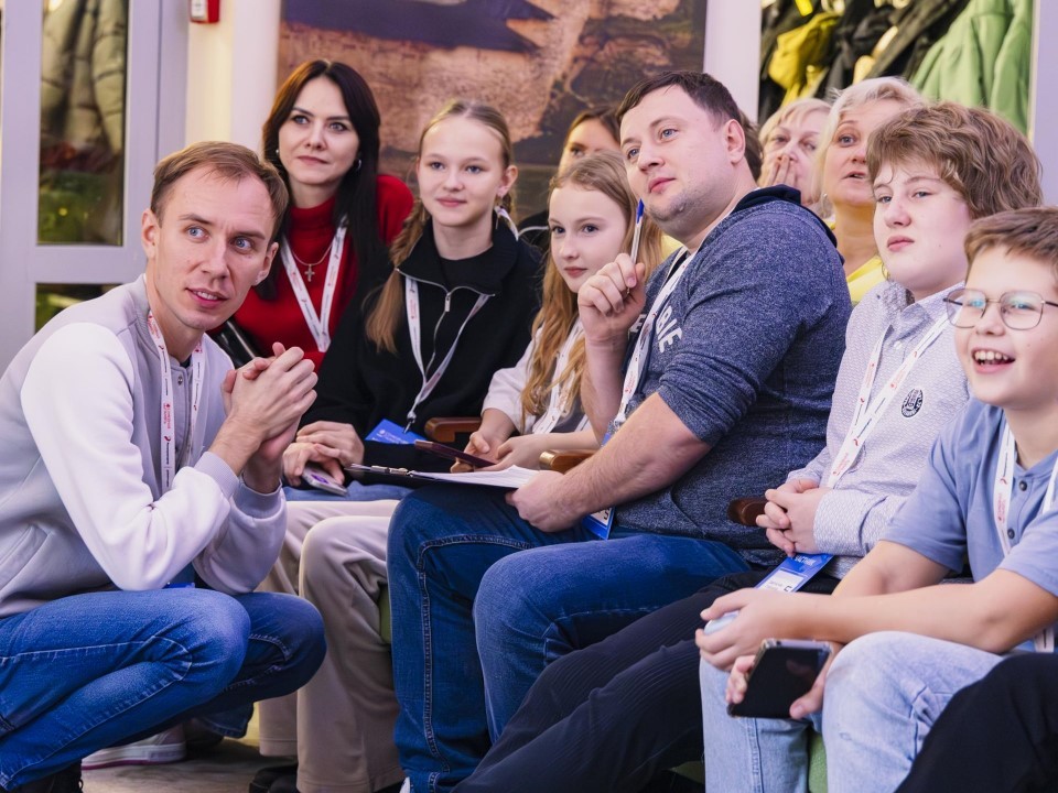 Родословное древо и туры по местам боевой славы: чем наградили победителей конкурса «Семейная память»