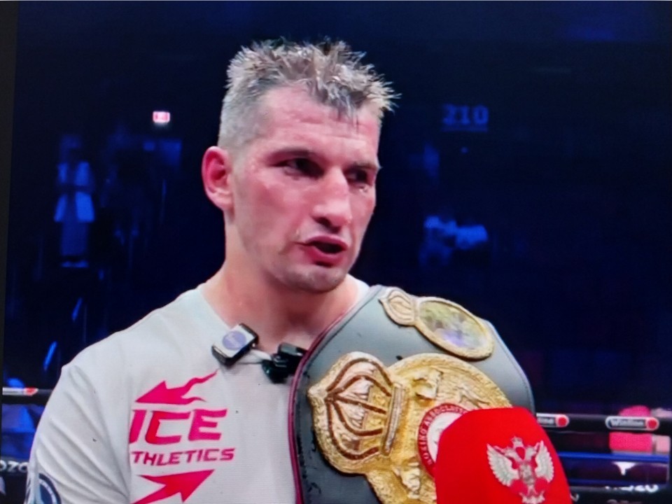 Алексей Папин победил камерунского чемпиона