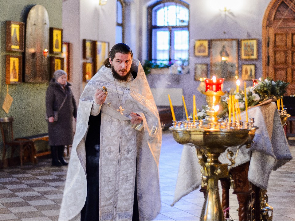 Тайна исповеди священников: кому и как часто батюшки рассказывают о своих грехах