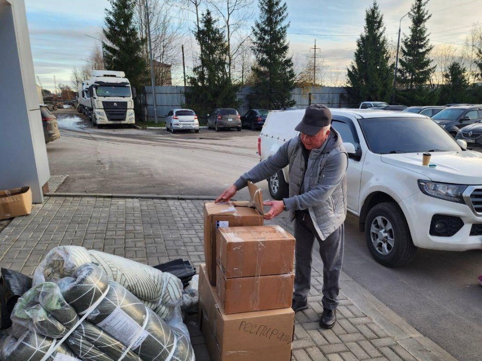 Бойцу СВО с позывным «Рембо» передали гуманитарный груз от жителей Лосино-Петровского