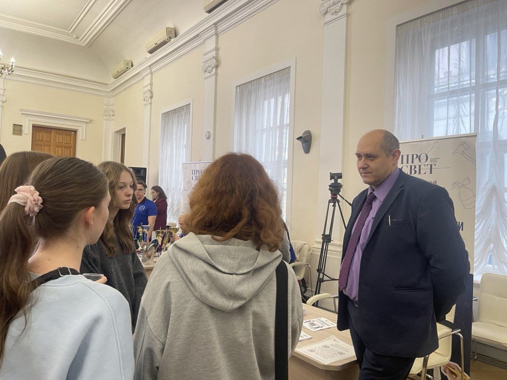 Гимназисты узнали больше о профессиях и современном рынке труда в московском вузе