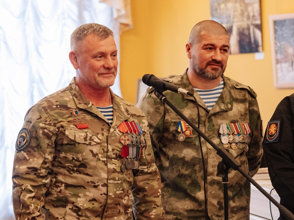 «Спас Нерукотворный» как символ единства: военному подразделению передали икону