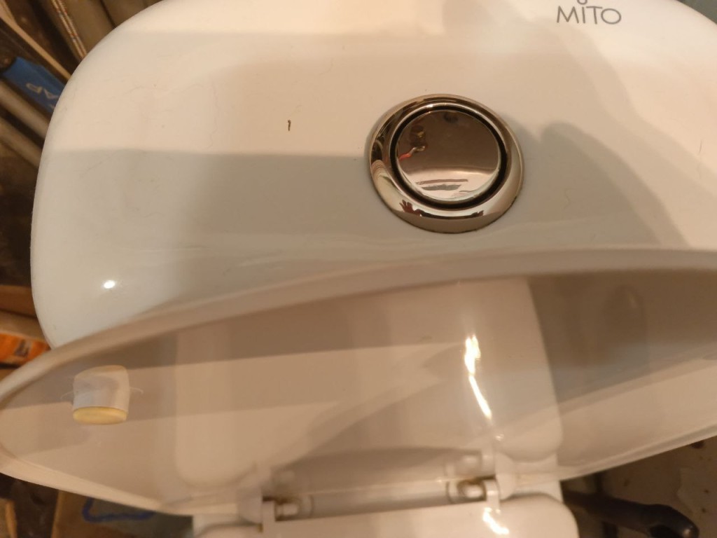 «Используйте унитаз по назначению!»: сантехники Талдома просят жителей не путать канализацию с мусоропроводом