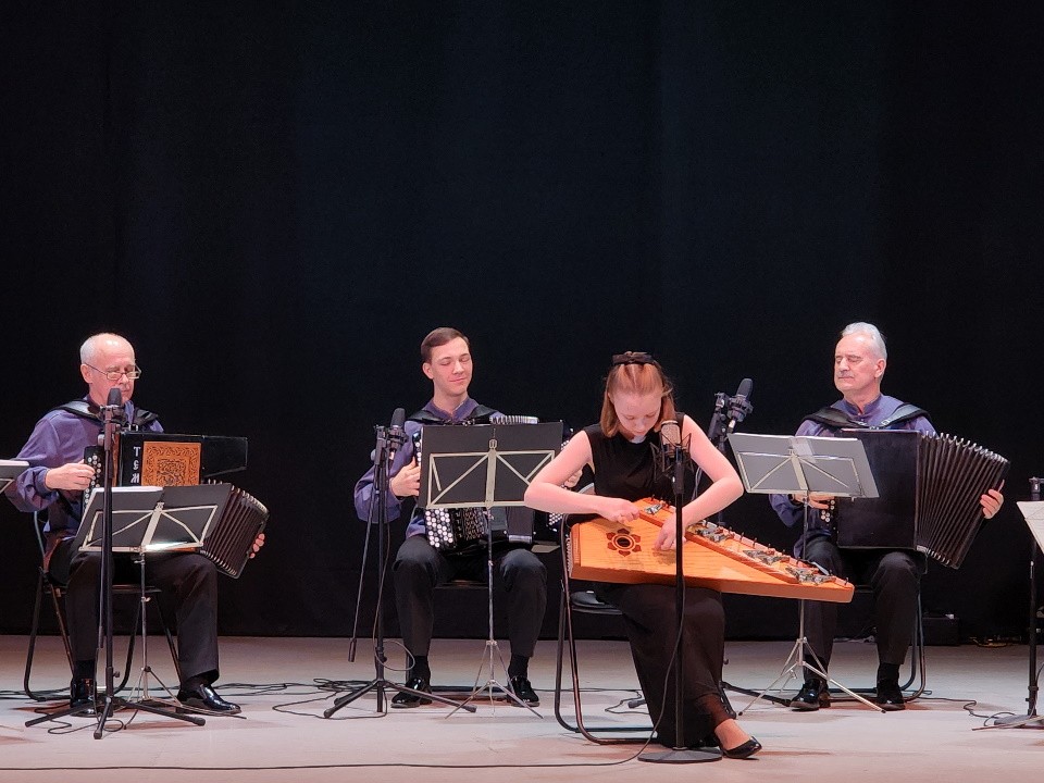 Учащиеся школы искусств выступили с ансамблем «Русский тембр» в Лосино-Петровском