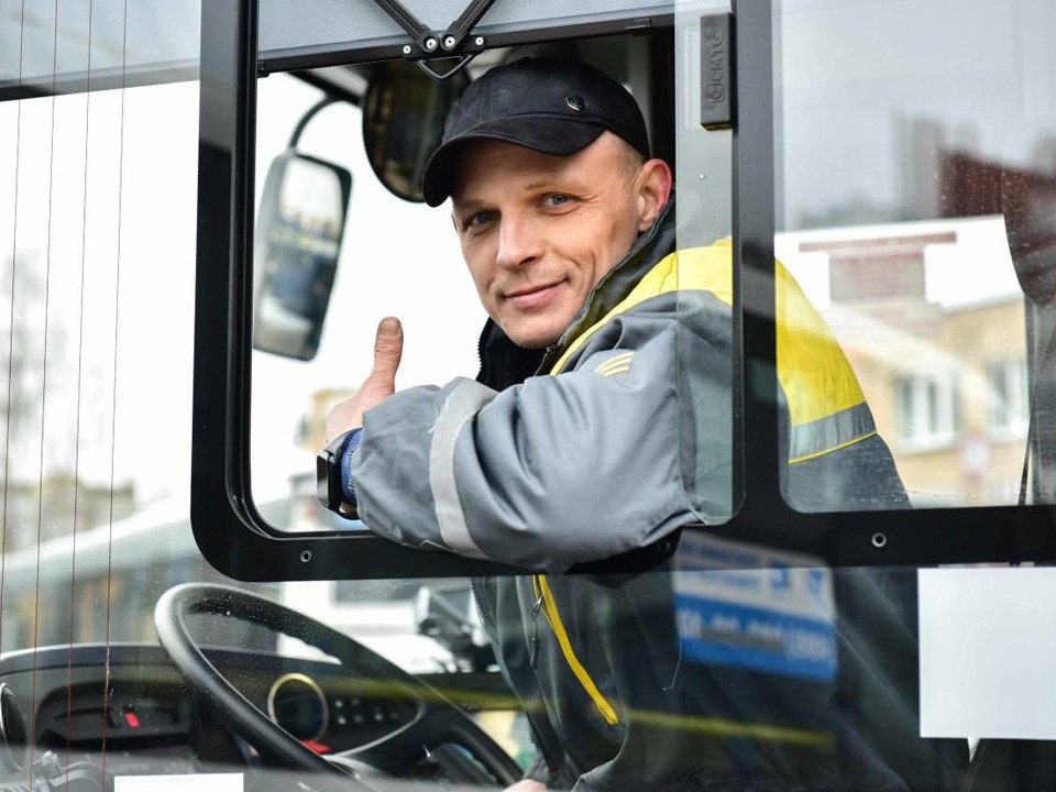 Первый день работы — премия ₽50 тысяч: в Подмосковье набирают водителей