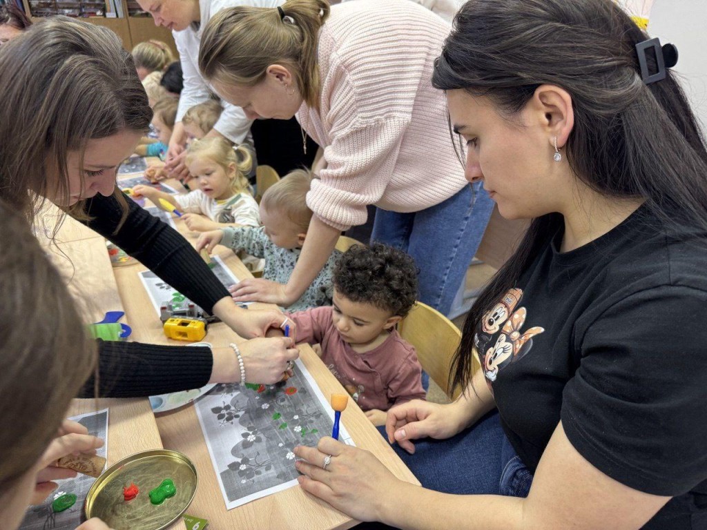 Это настоящее чудо: как краски и пластилин меняют жизнь особенных детей и их мам в Дубне