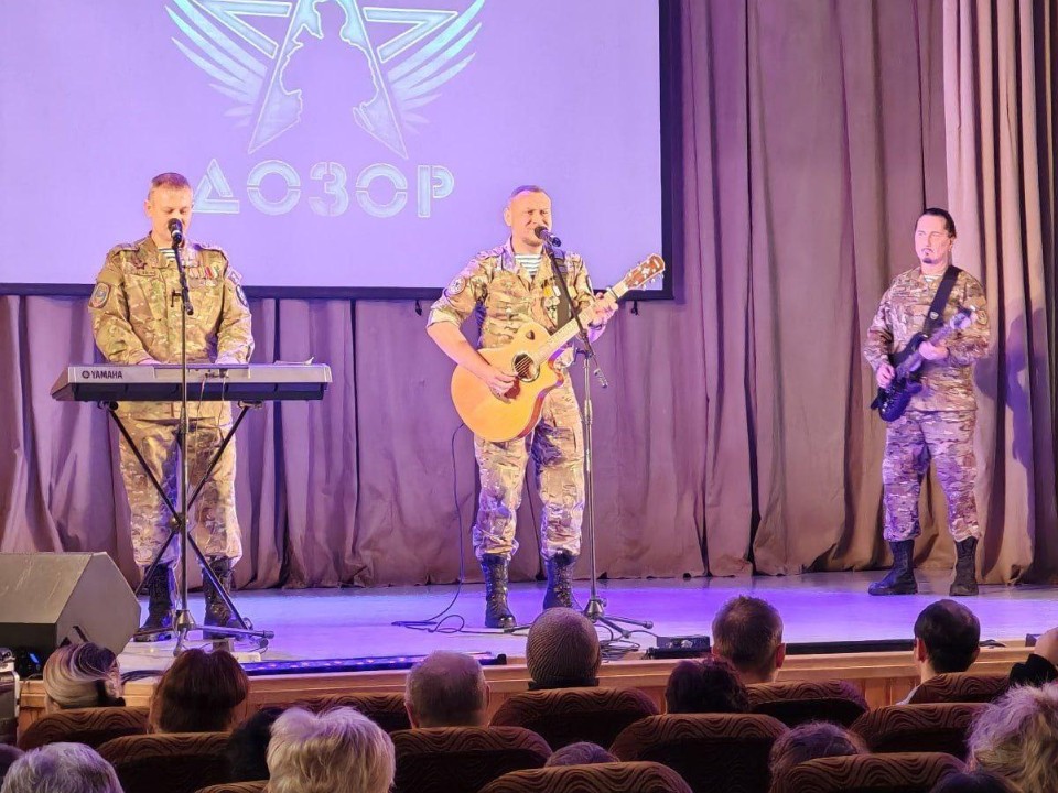 Музыка, рожденная на передовой: в Котельниках ветераны СВО дали концерт «Время выбрало нас»