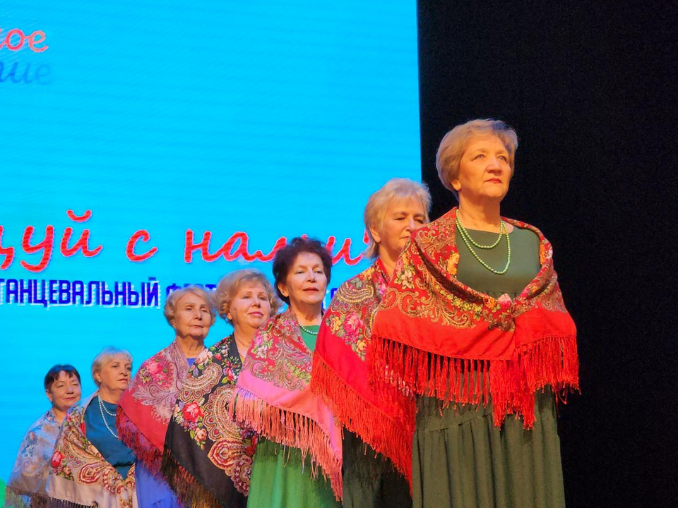 В Луховицах долголеты устроили танцевальный батл «Танцуй с нами»