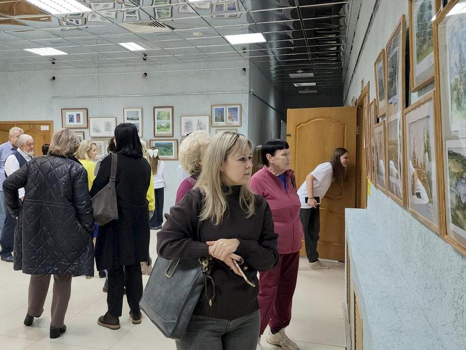 В Луховицах грант президента помог детям съездить на пленэр и оформить выставку рисунков