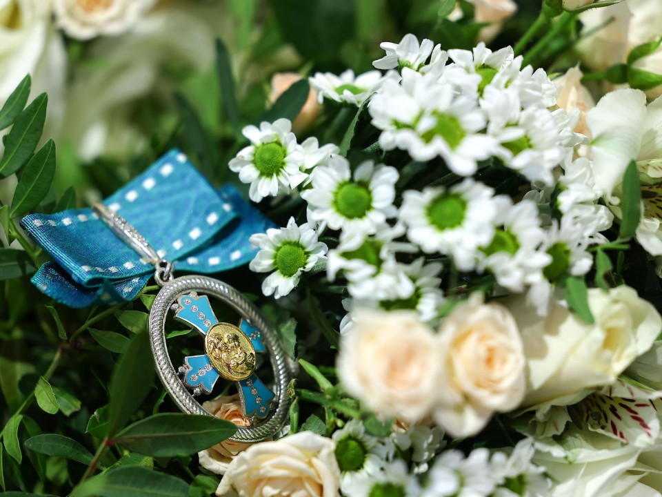 Что подарить на День матери: топ идей, согревающих сердца любимых мам и бабушек