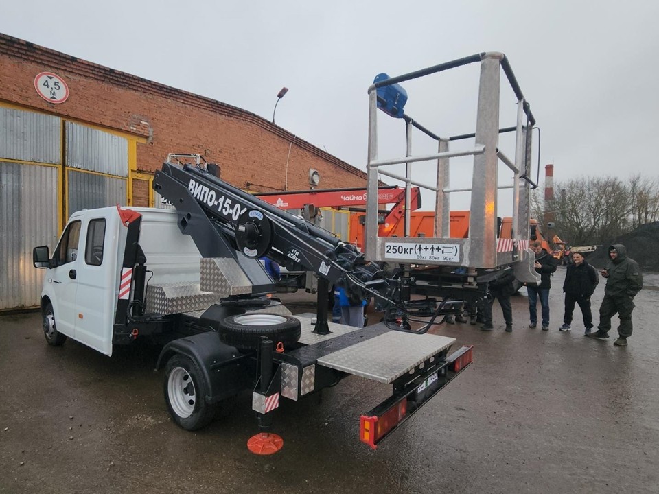 Коммунальные службы Серпухова усилили парк техники новой автовышкой