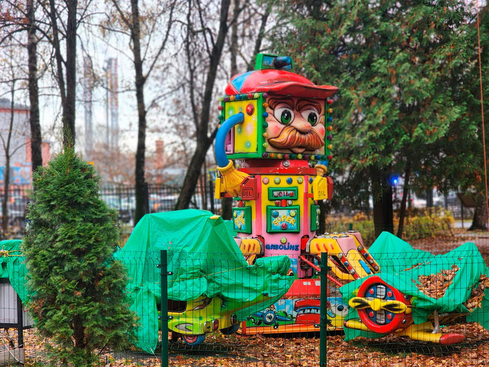 95% аттракционов демонтировано: Центральный парк готовят к полному обновлению