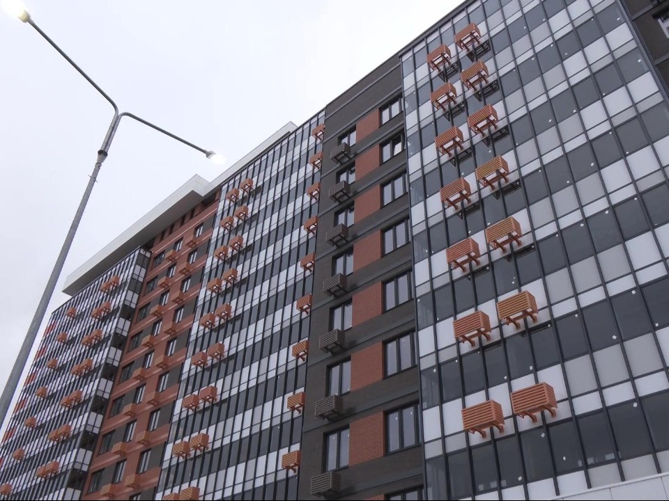 Новоселье в Дубне: ключи от квартир вручили первым жильцам 13-этажного дома