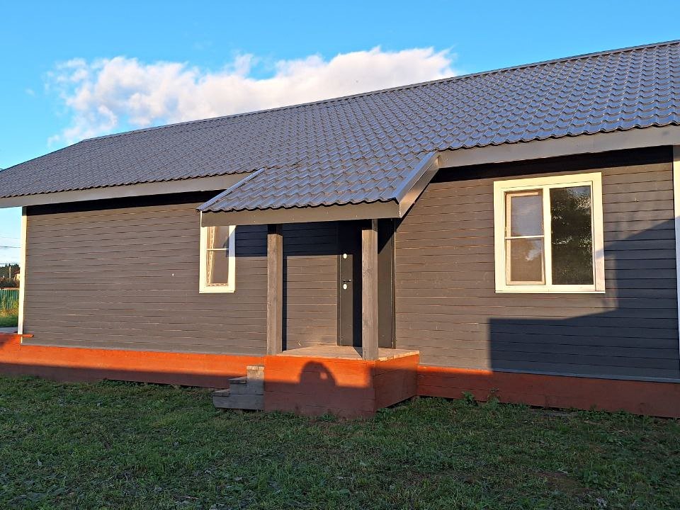 «Собрали дом как конструктор»: почему в Подмосковье массово строят каркасники