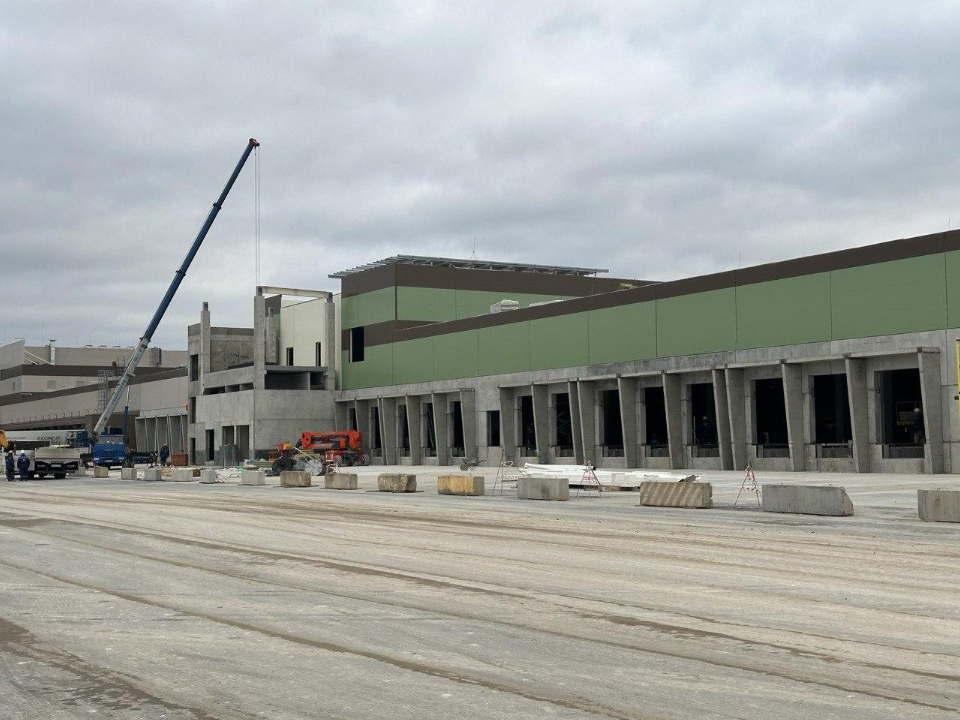 В Пушкинском округе возводят новый холодильный хаб: как он ускорит путь свежей продукции к прилавкам и когда его откроют