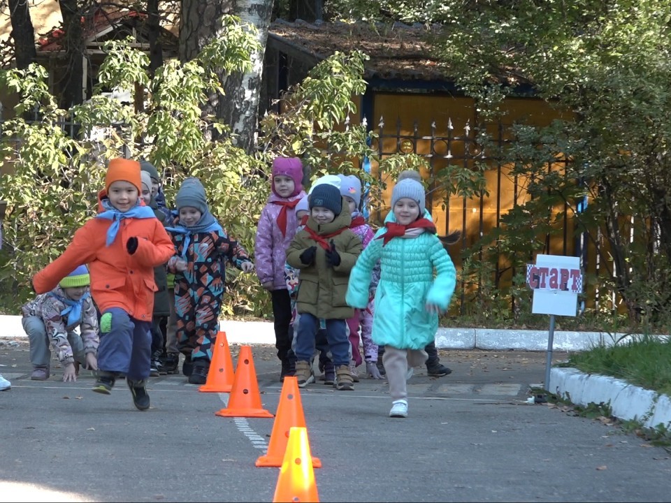 Пятикратная олимпийская чемпионка открыла спортплощадку для детей Власихи