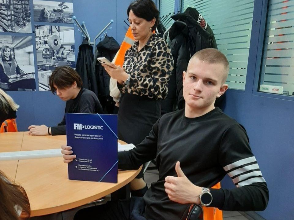 Квиз, подарки и роботы: как прошел день открытых дверей для будущих логистов