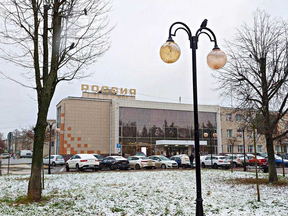 Пешеходные зоны и остановки в Серпухове обработают противогололедными составами