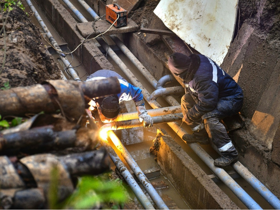 Почему ноябрьская погода опасна для труб? Объясняют специалисты «ТСК Мосэнерго»