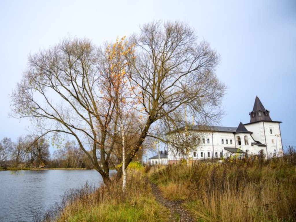 Церковный праздник 15 ноября 2025: что запрещается делать православным в этот день