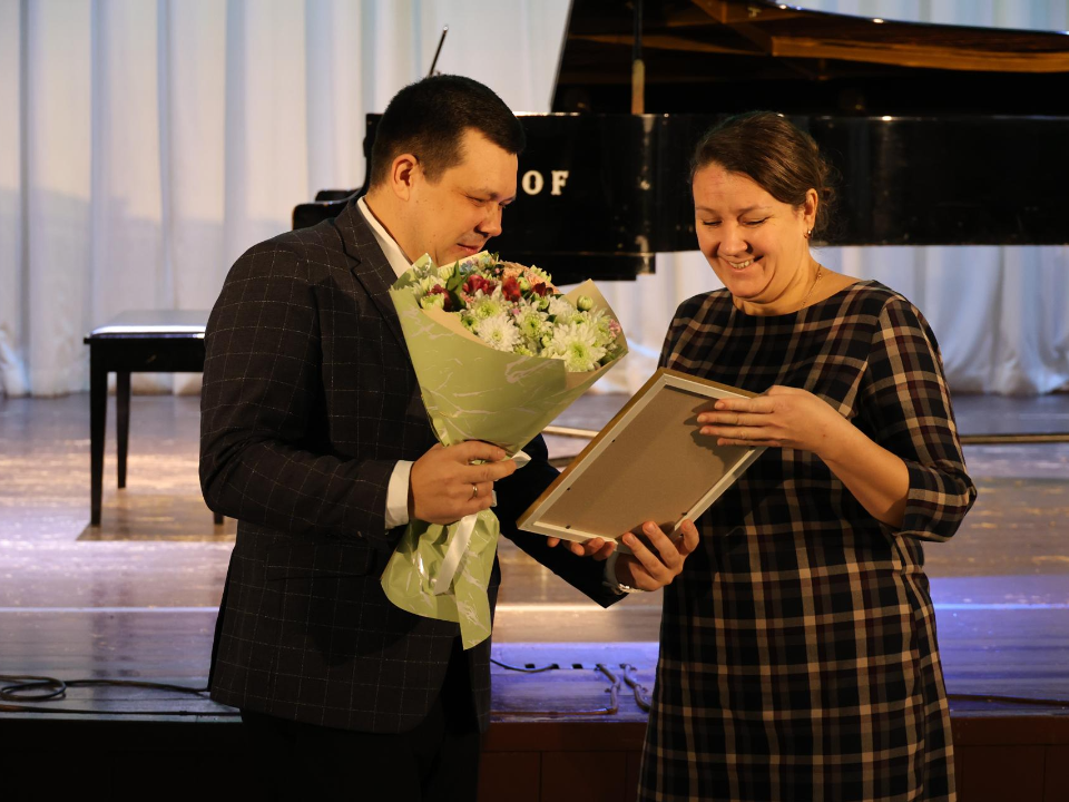 В Павловском Посаде поздравили 90 бухгалтеров городского округа