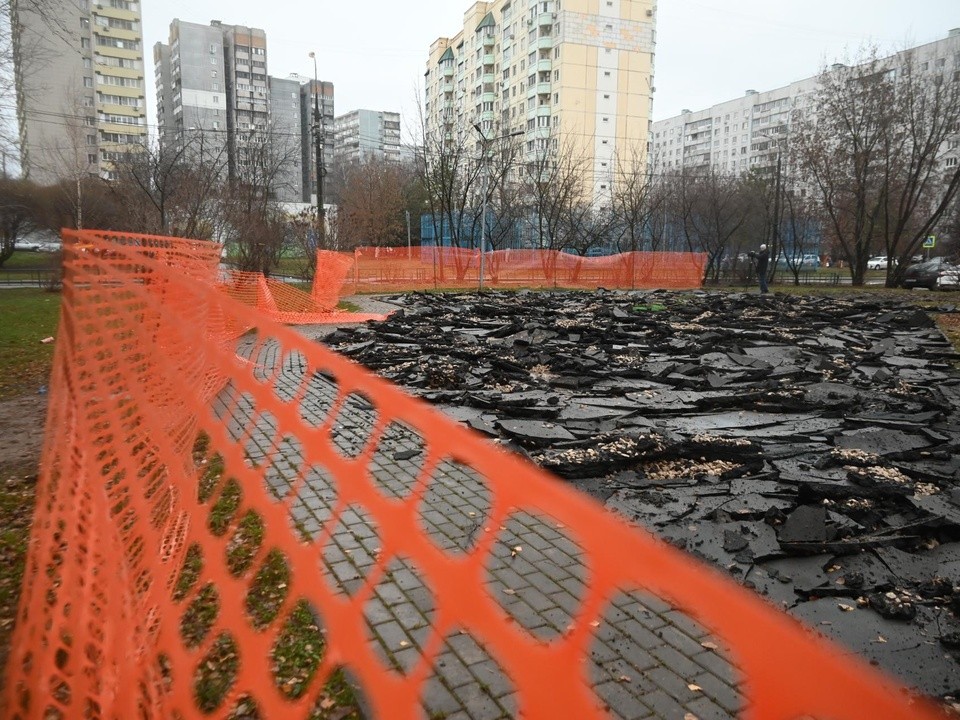 Новые тренажеры и теннисный стол: чем оборудуют спортплощадку в поселке Развилка