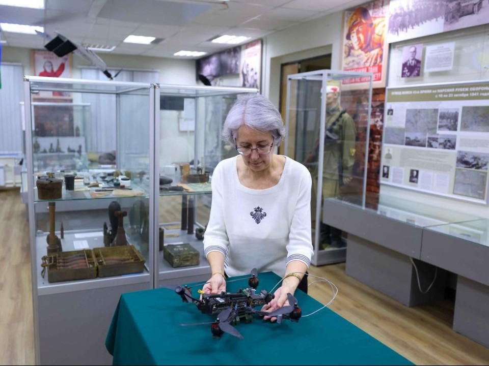 Напоминание о надежной защите: как сбитый беспилотник попал в подольский выставочный зал