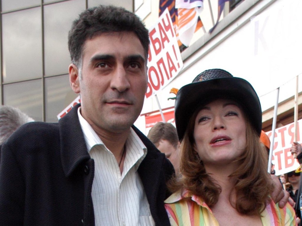 «Без тебя я даже пять минут тоскую»: Алена Хмельницкая обратилась к покойному Кеосаяну