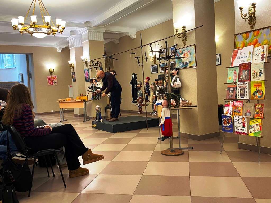 Секреты создания кукол раскрыли на мастер-классе в библиотеке