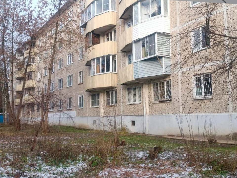 У дома №14 на улице Почтовой привели в порядок придомовую территорию