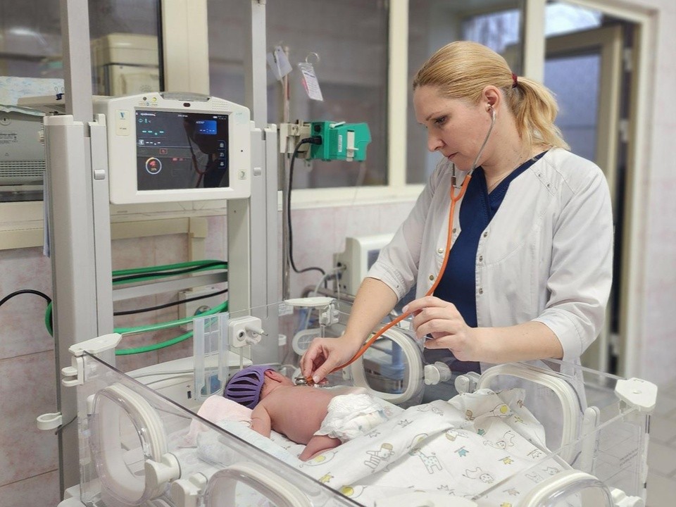 Герои в белых халатах: клинские врачи спасают малышей с весом от 1,5 кг