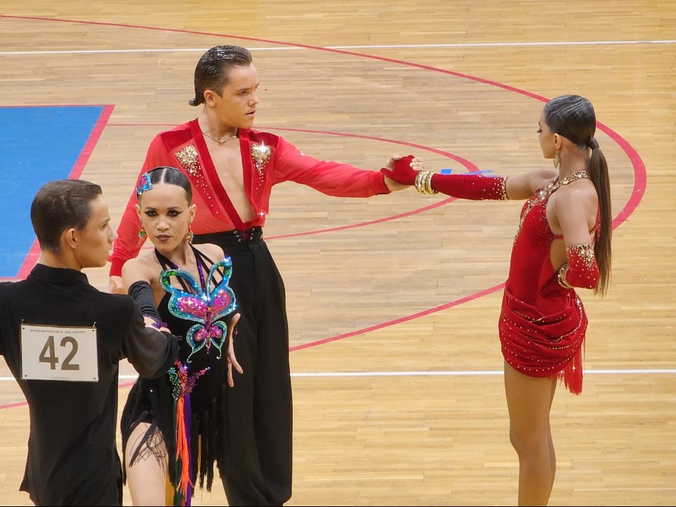 Сотни спортсменов собрал Кубок высшей лиги по танцевальному спорту