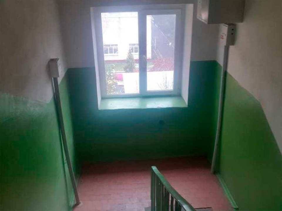 Как на законных основаниях сделать в подъезде кладовку для хранения вещей